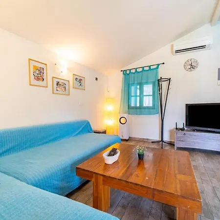 Apartament Maxim Wooden *